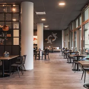 - The Niu Tab Main Station By Ihg 杜塞尔多夫